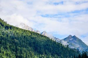 Top 10 Reasons Snapchat is Better Than Other Social Media Apps