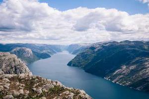 10 Smart Ways to Reduce Your Monthly Expenses